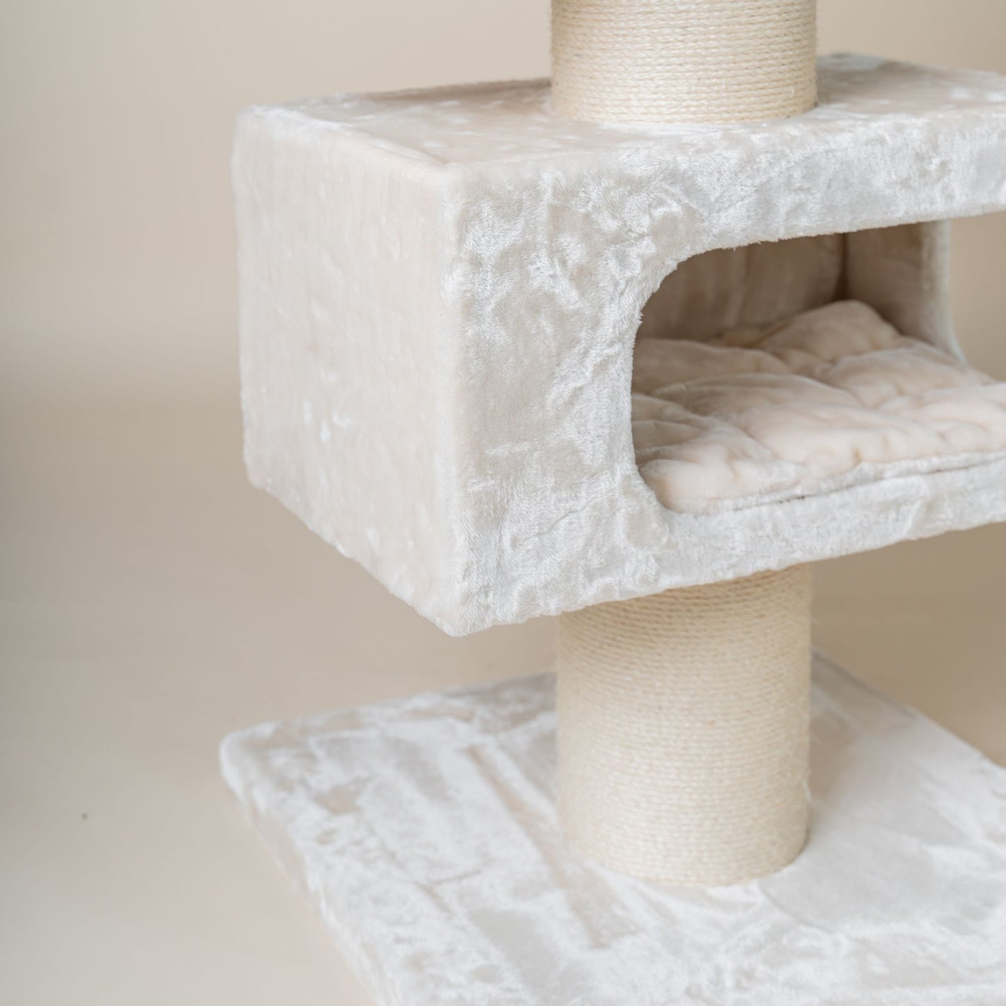 Cat Scratcher Royalty Retreat (Beige)
