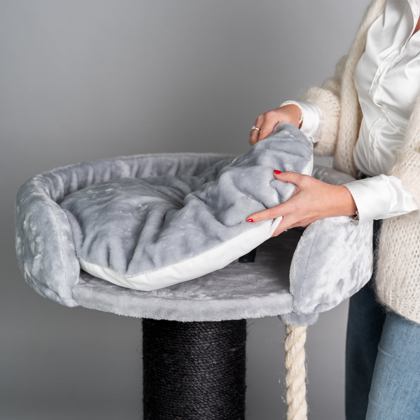 Cat Tree Chartreux Blackline (Light Grey)