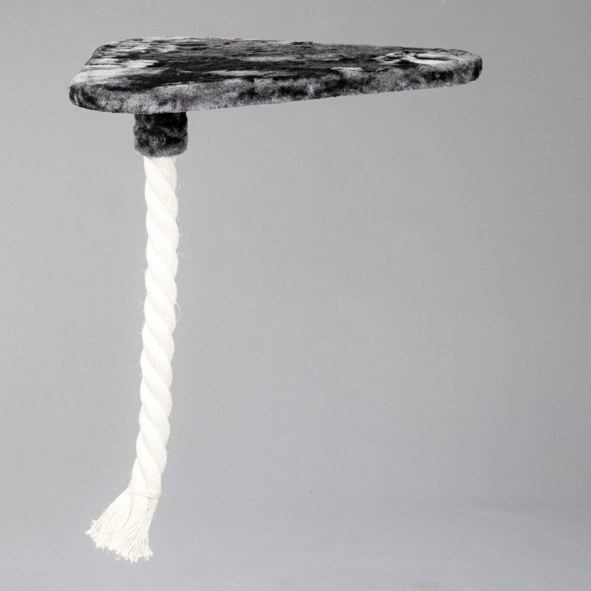 Grote, donkergrijze kleurige Ligplaats Step met Speeltouw Driehoekig (voor 12, 15 of 20 cm palen)