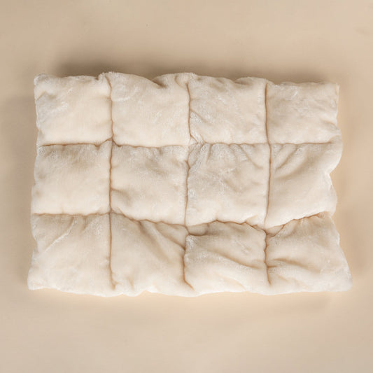Crèmekleurige Kussen, voor de Lounge Ligplaats