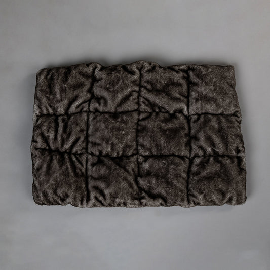 Taupekleurige Kussen, voor de Lounge Ligplaats