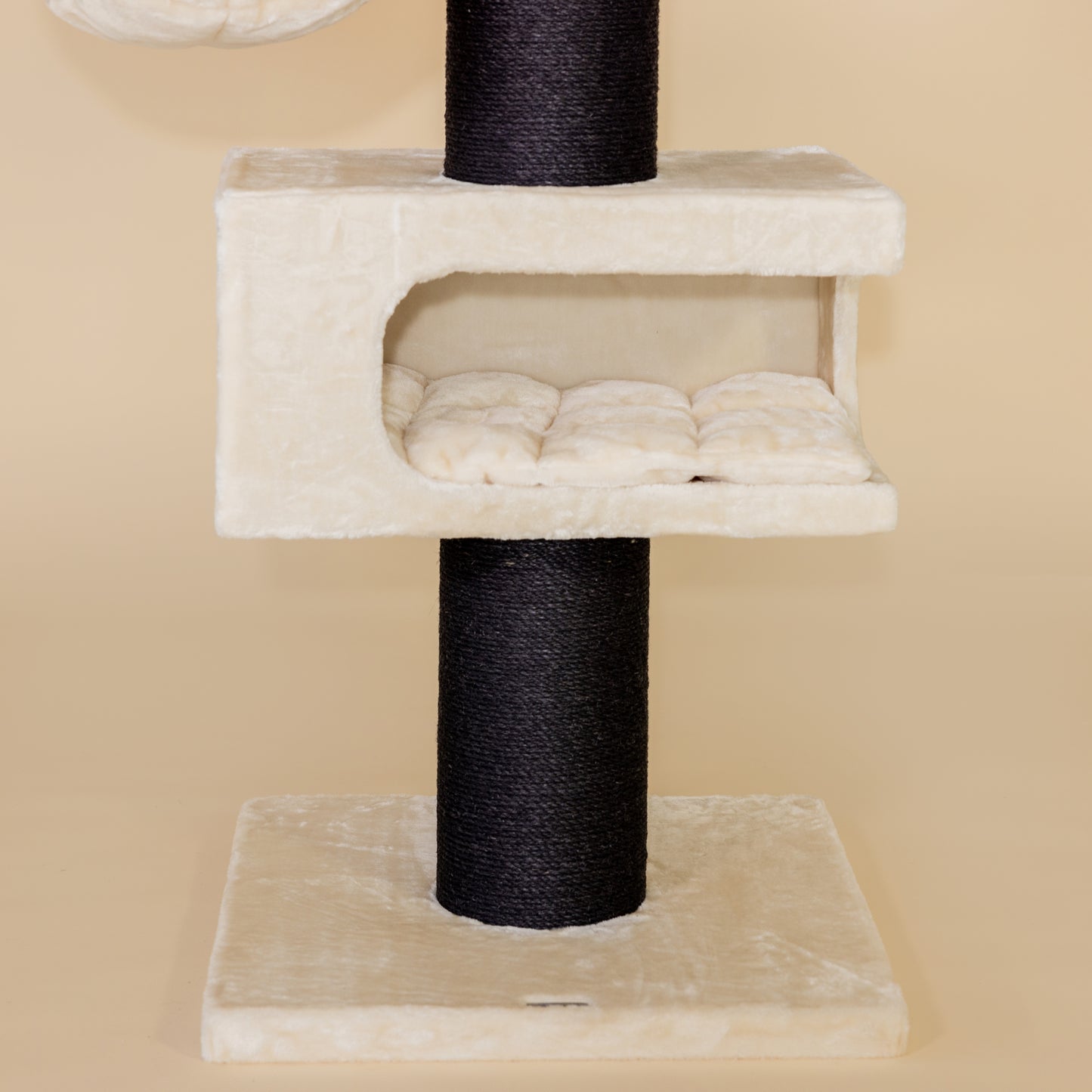 Cat Scratcher Royalty Retreat Blackline (Beige)